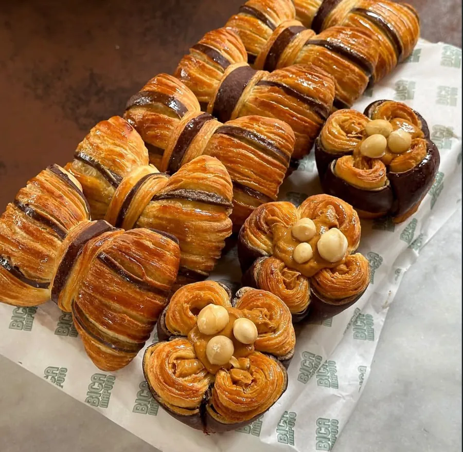 Folhados com chocolate